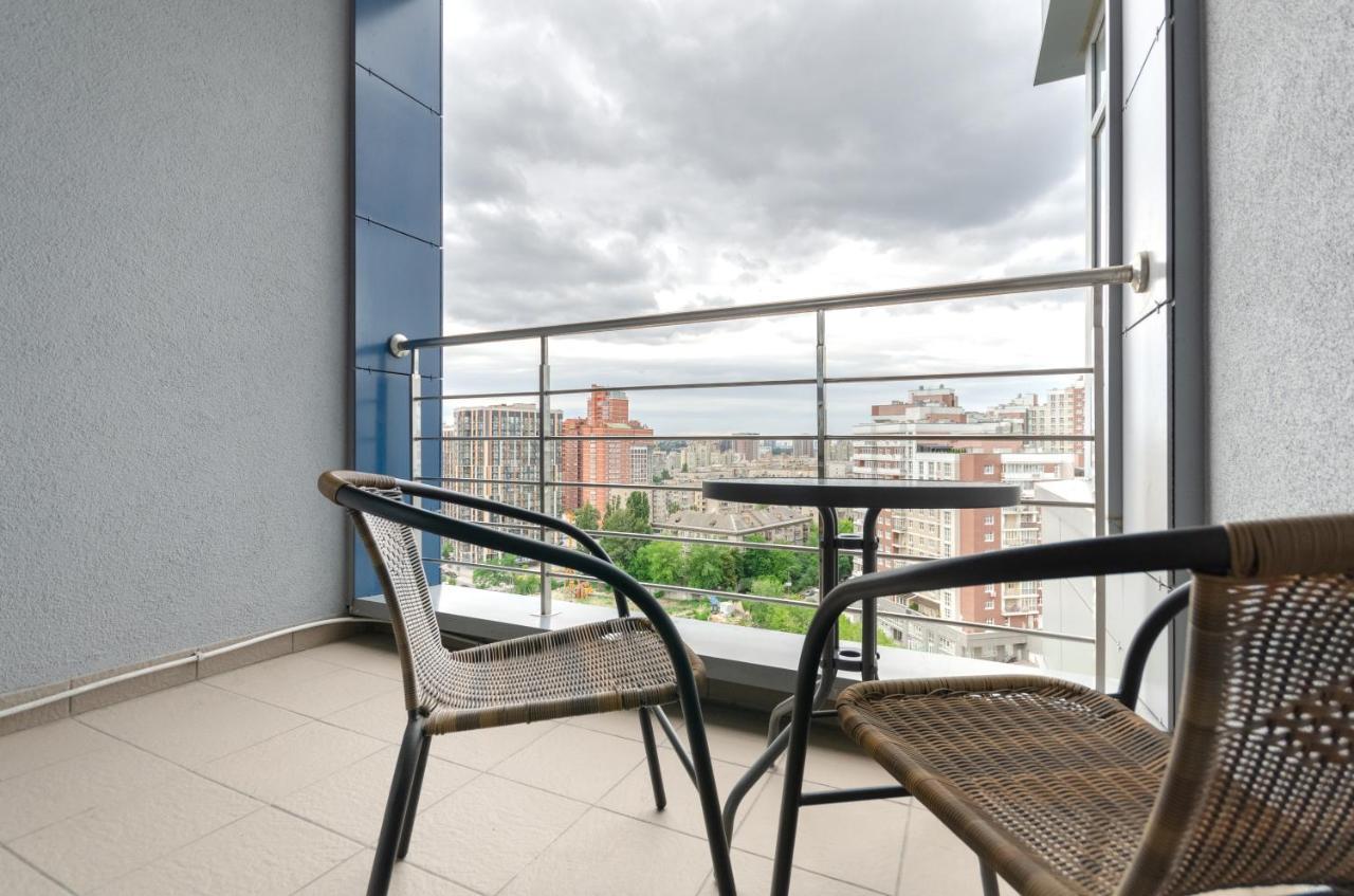 Petrovdom Apartaments 11-212 In Rc Central Park, 7 John Mccain Street Киев Екстериор снимка
